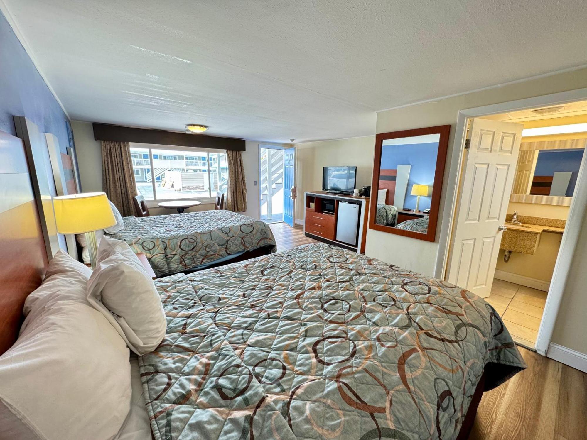 Days Inn By Wyndham - Cape Cod West Yarmouth Dış mekan fotoğraf